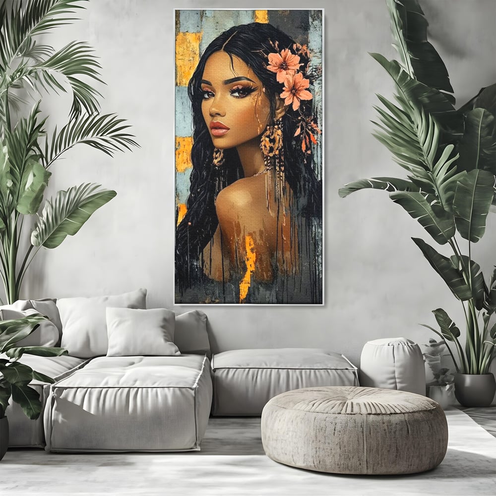 Tablou canvas cu tablou canvas cu femeie si flori in par, in rama de aluminiu argintiu, pe perete intr-un living